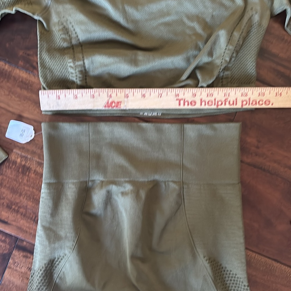 Unbranded | Olive Green seamless 2 piece yoga outfit - Picture 9 of 12